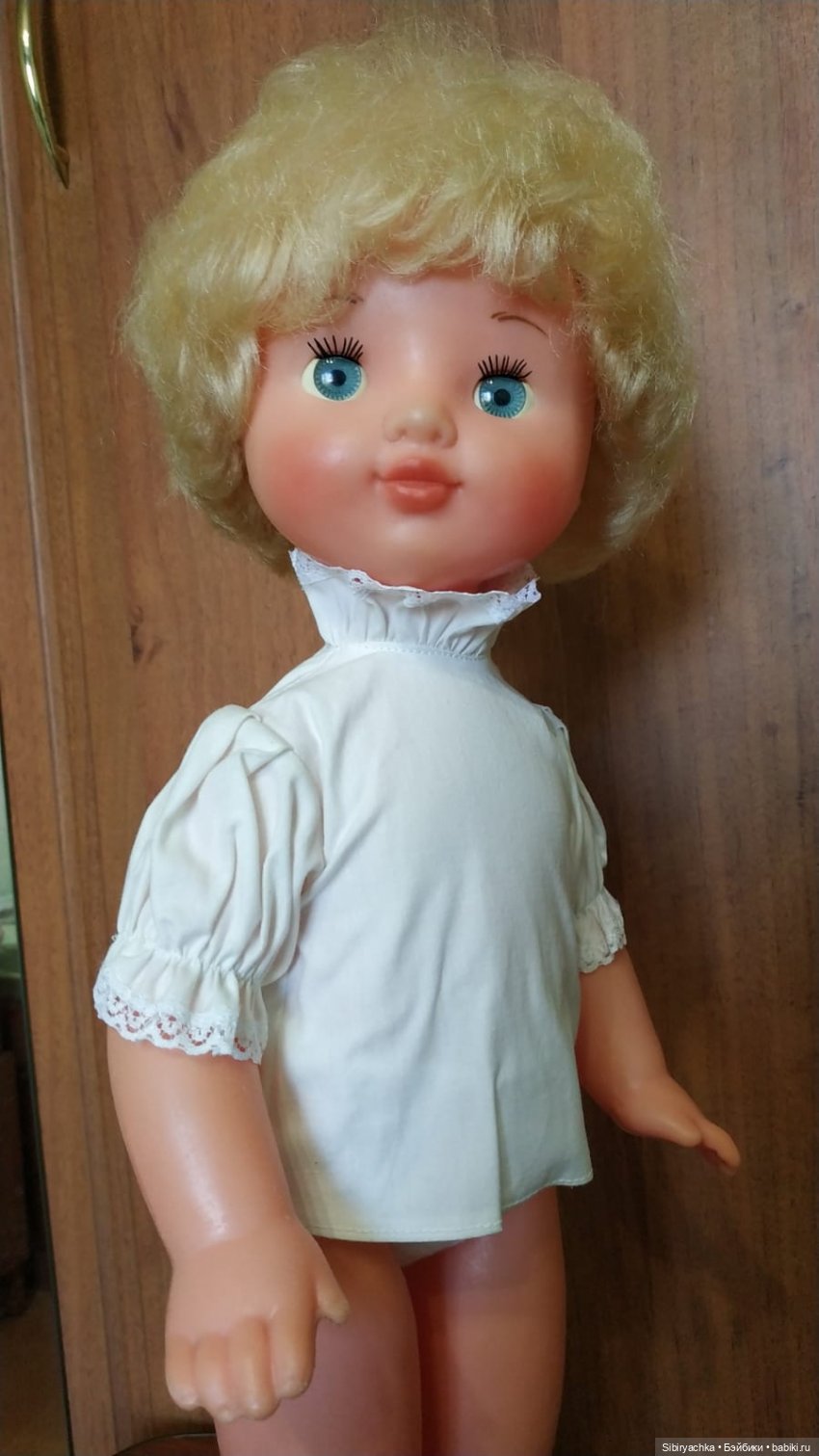 Белокурая малышка Алёнка из Киева