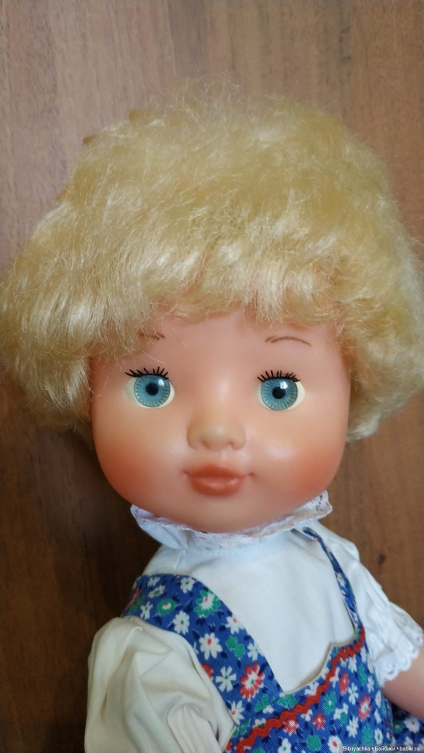 Белокурая малышка Алёнка из Киева (фото 9)