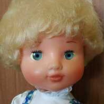 Белокурая малышка Алёнка из Киева.