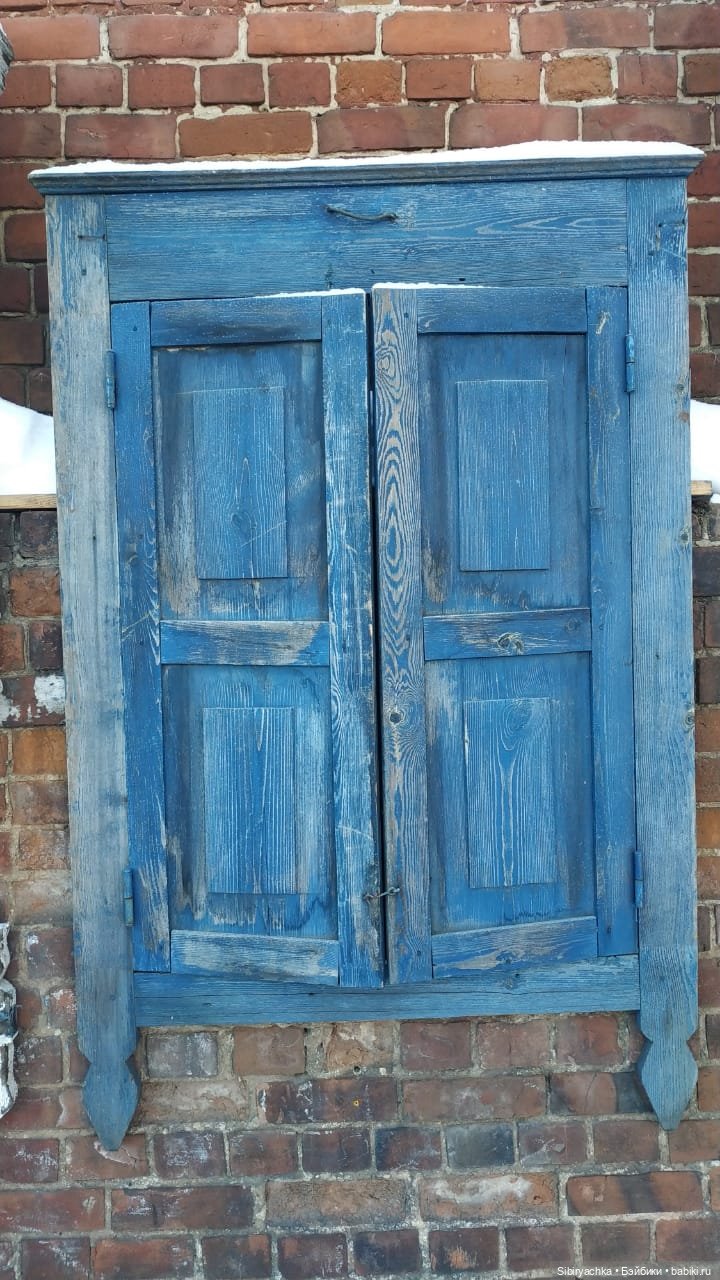 Василёк в сувенирной лавке