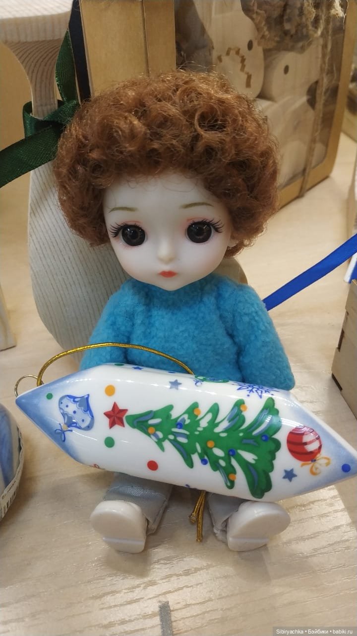 Василёк в сувенирной лавке