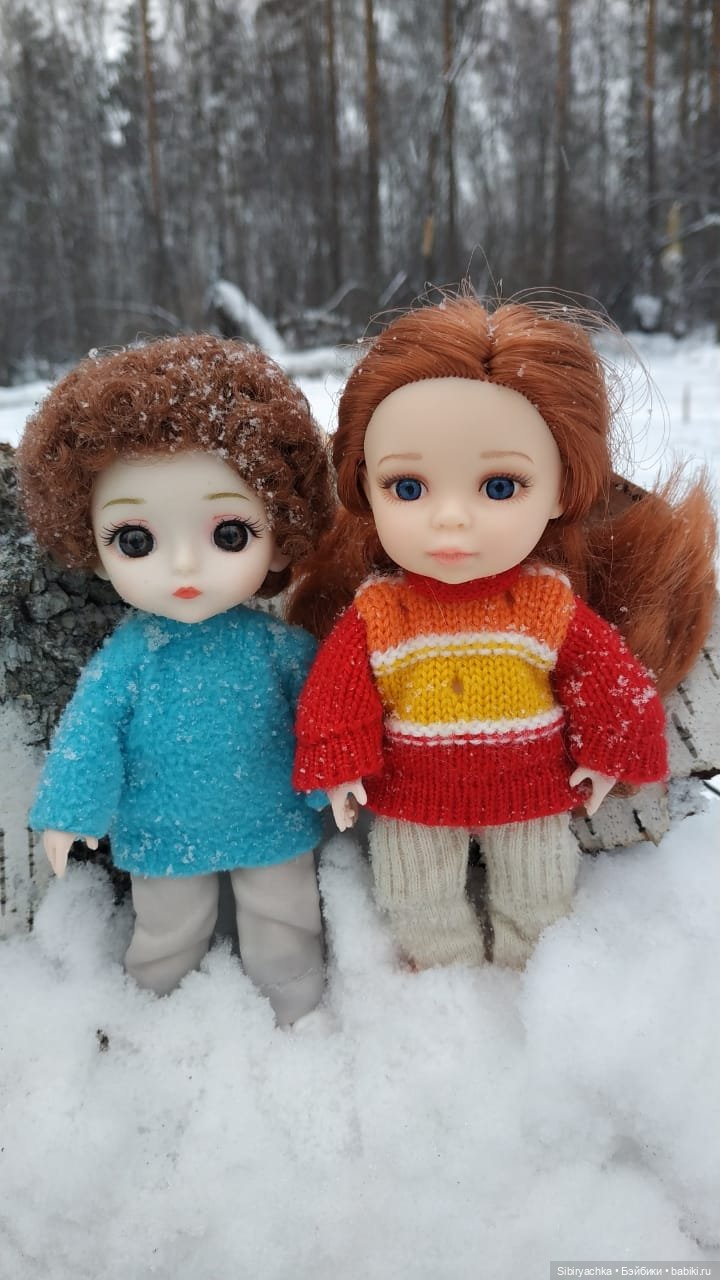 Прогулка Василька и Лизоньки в лесу