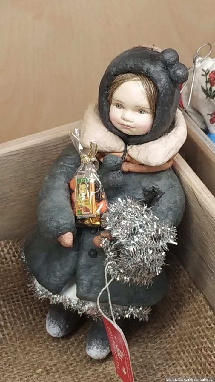 Василёк в сувенирной лавке