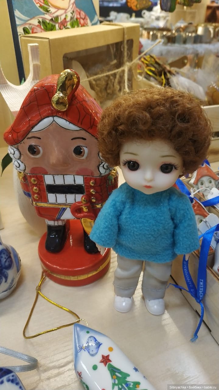 Василёк в сувенирной лавке