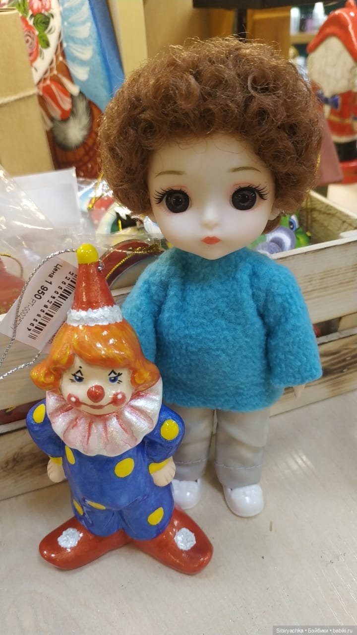 Василёк в сувенирной лавке