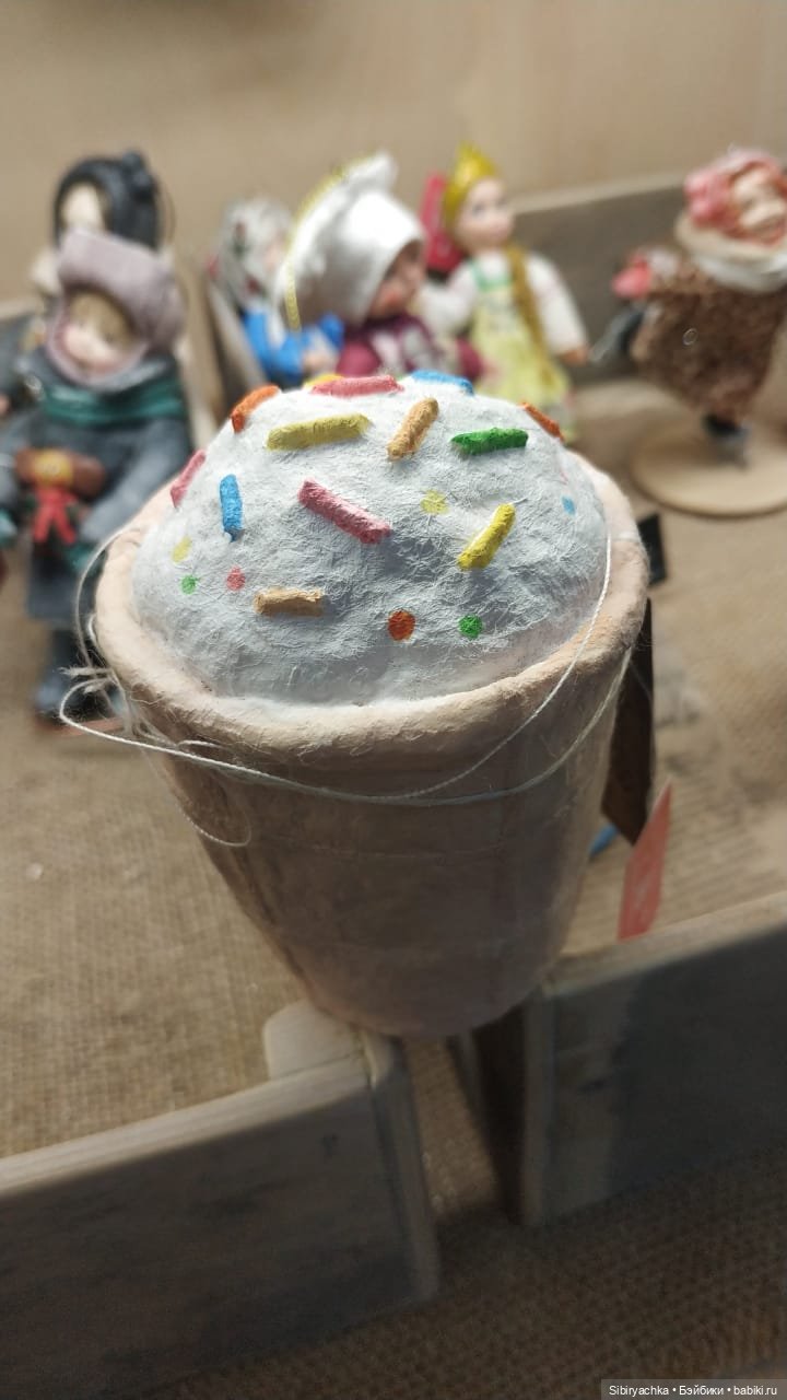 Василёк в сувенирной лавке