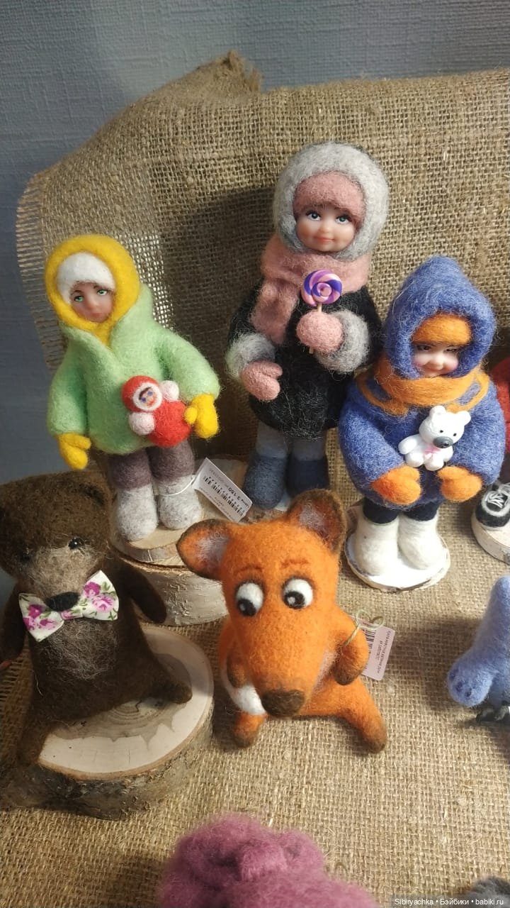 Василёк в сувенирной лавке