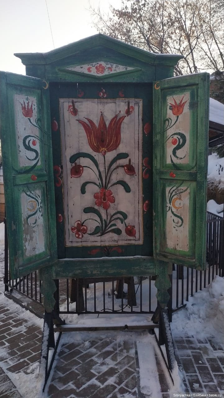 Василёк в сувенирной лавке