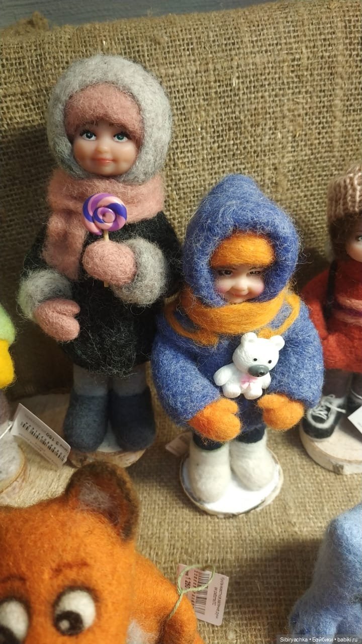 Василёк в сувенирной лавке