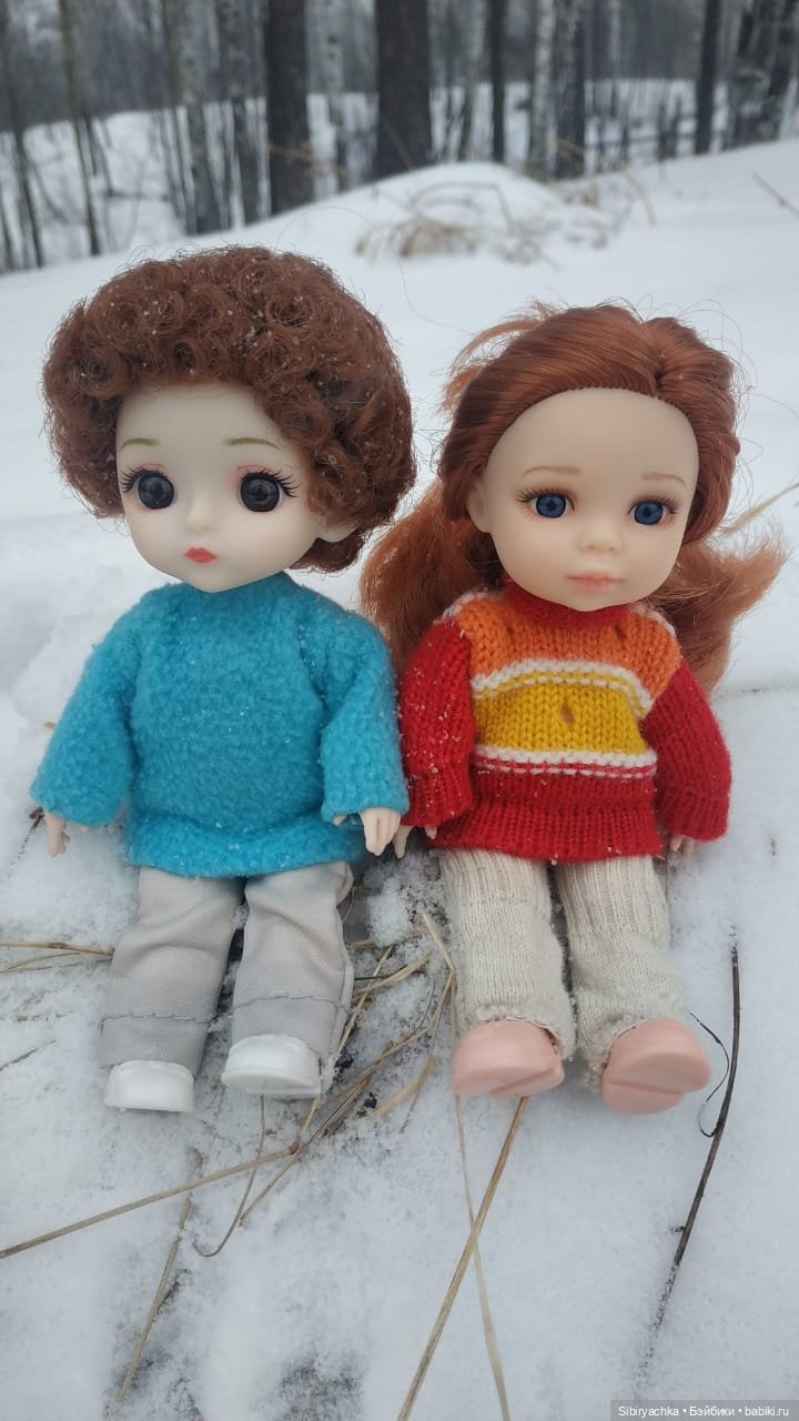 Прогулка Василька и Лизоньки в лесу