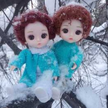 Как близнецы Вася и Тася в лесу гуляли.