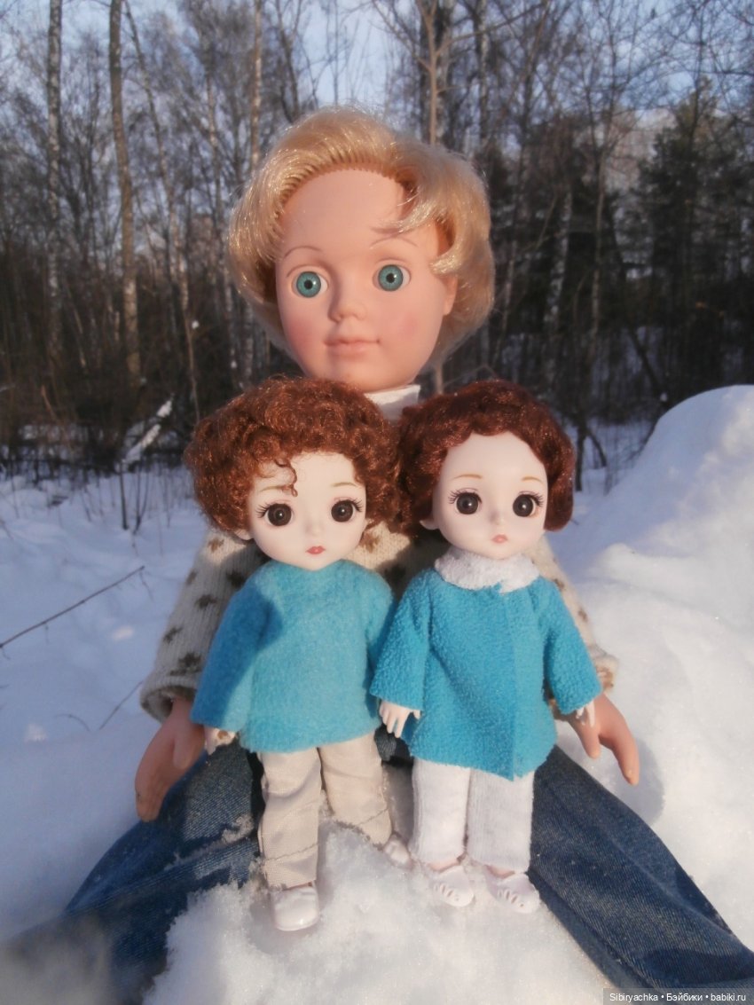 Прогулка Александра и близнецов Васи и Таси в лесу (фото 4)