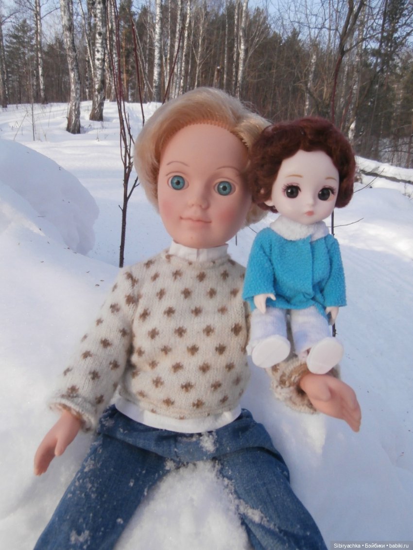 Прогулка Александра и близнецов Васи и Таси в лесу