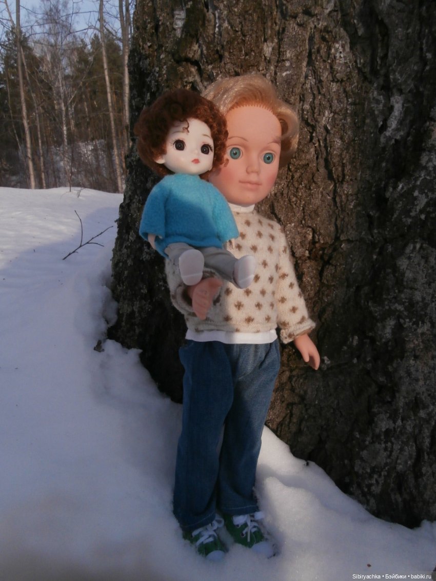 Прогулка Александра и близнецов Васи и Таси в лесу (фото 10)