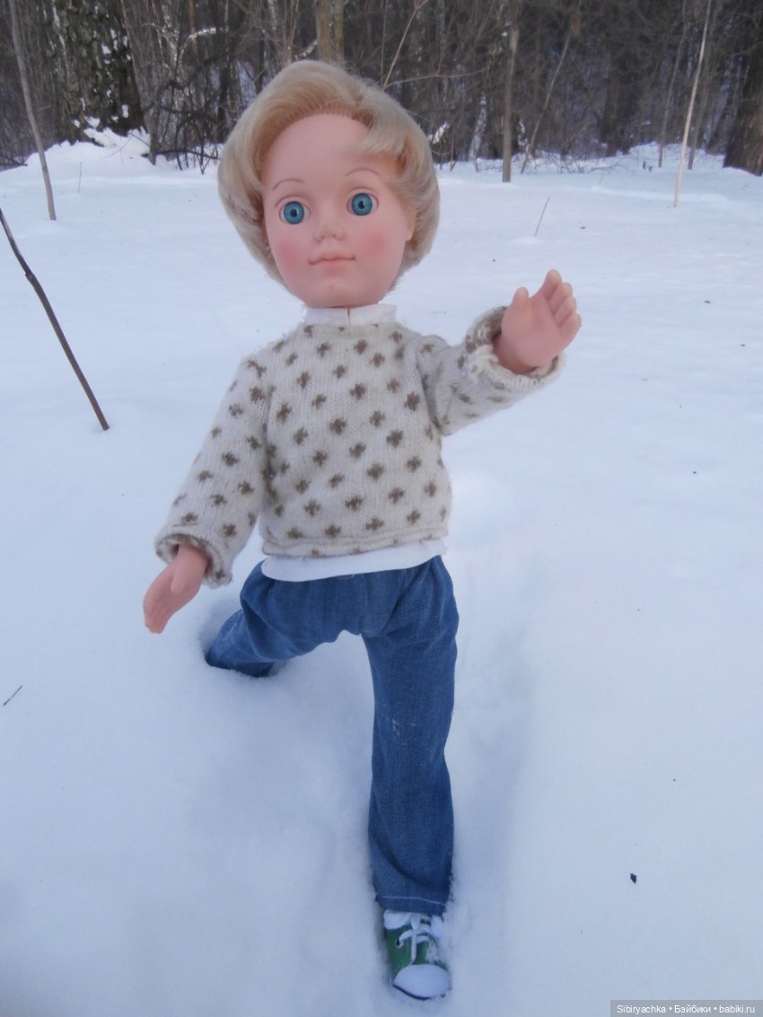 Прогулка Александра и близнецов Васи и Таси в лесу