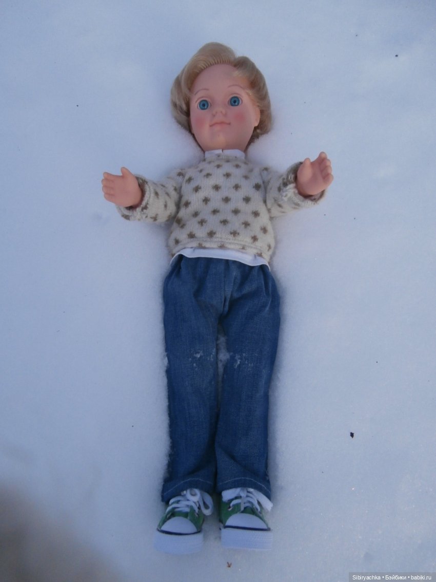 Прогулка Александра и близнецов Васи и Таси в лесу