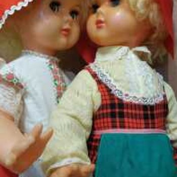 Две Маришки - две подружки.