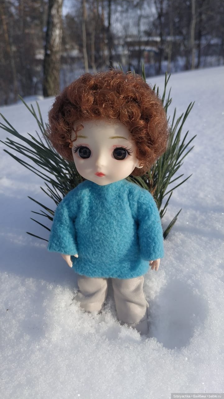 Близнецы Вася и Тася на прогулке в лесу (фото 5)