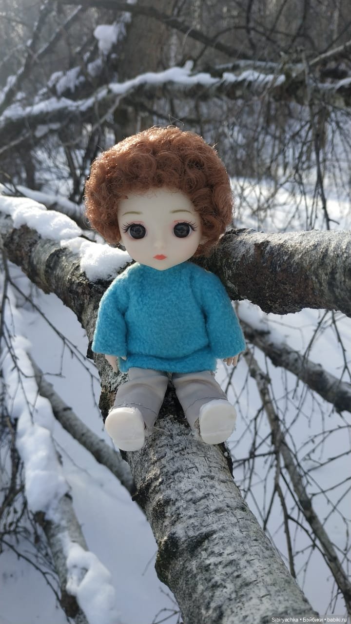 Близнецы Вася и Тася на прогулке в лесу (фото 10)