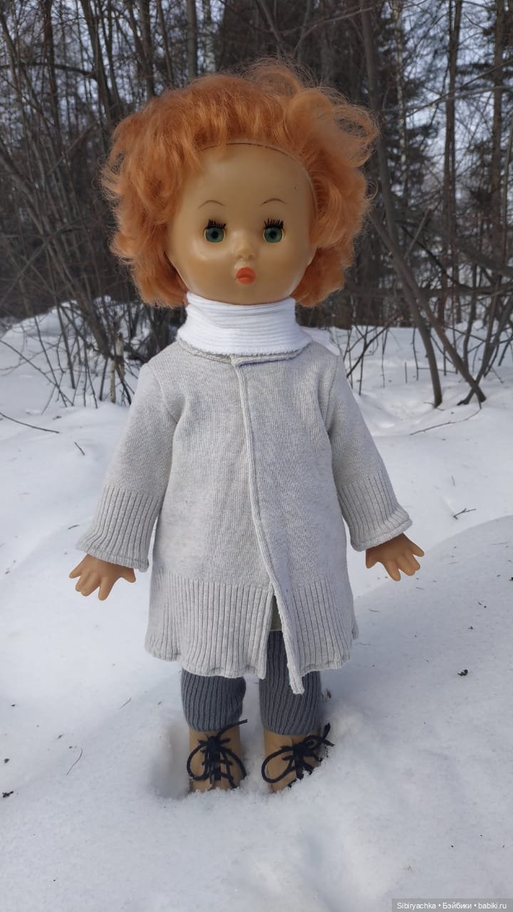 Первая прогулка Леночки в лесу