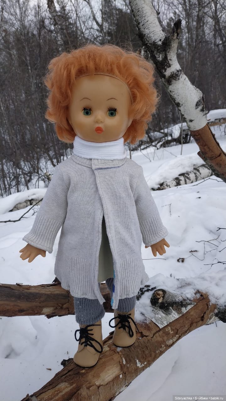 Первая прогулка Леночки в лесу