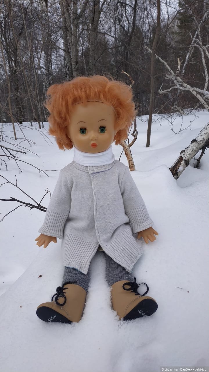 Первая прогулка Леночки в лесу