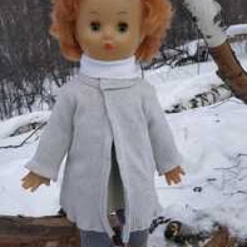 Первая прогулка Леночки в лесу.