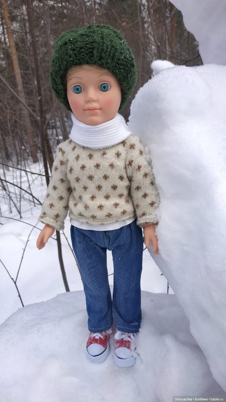 Александр гуляет в лесу — Российские куклы Весна (фото 5)