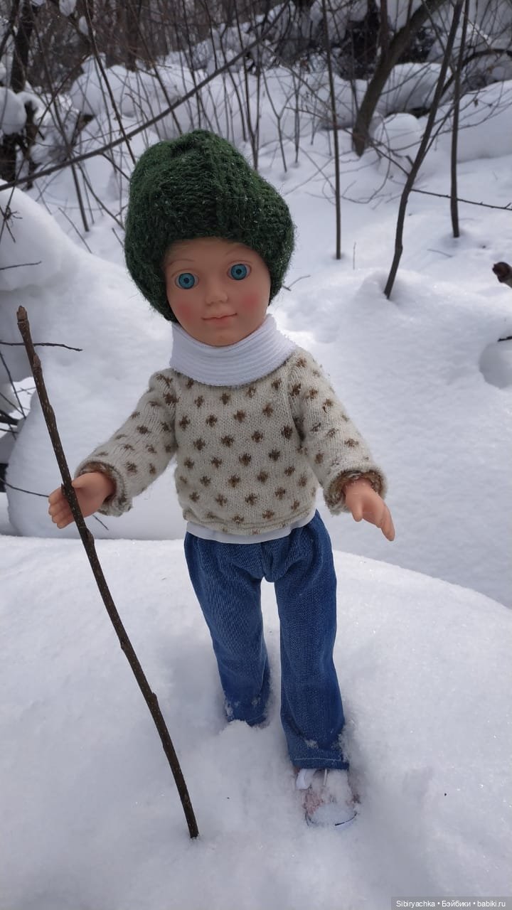 Александр гуляет в лесу — Российские куклы Весна (фото 10)