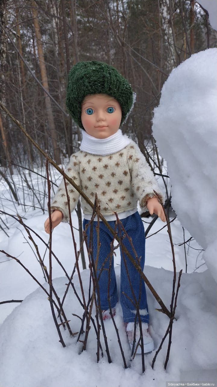 Александр гуляет в лесу — Российские куклы Весна (фото 8)