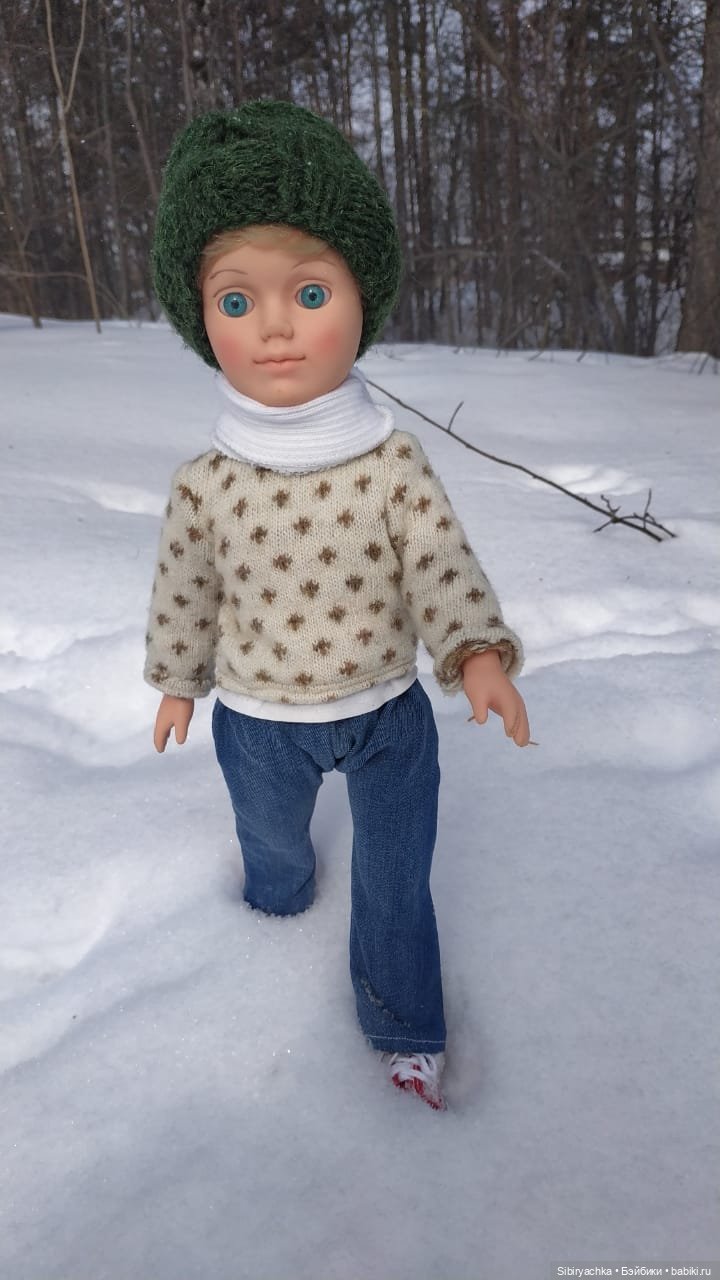 Александр гуляет в лесу — Российские куклы Весна (фото 2)