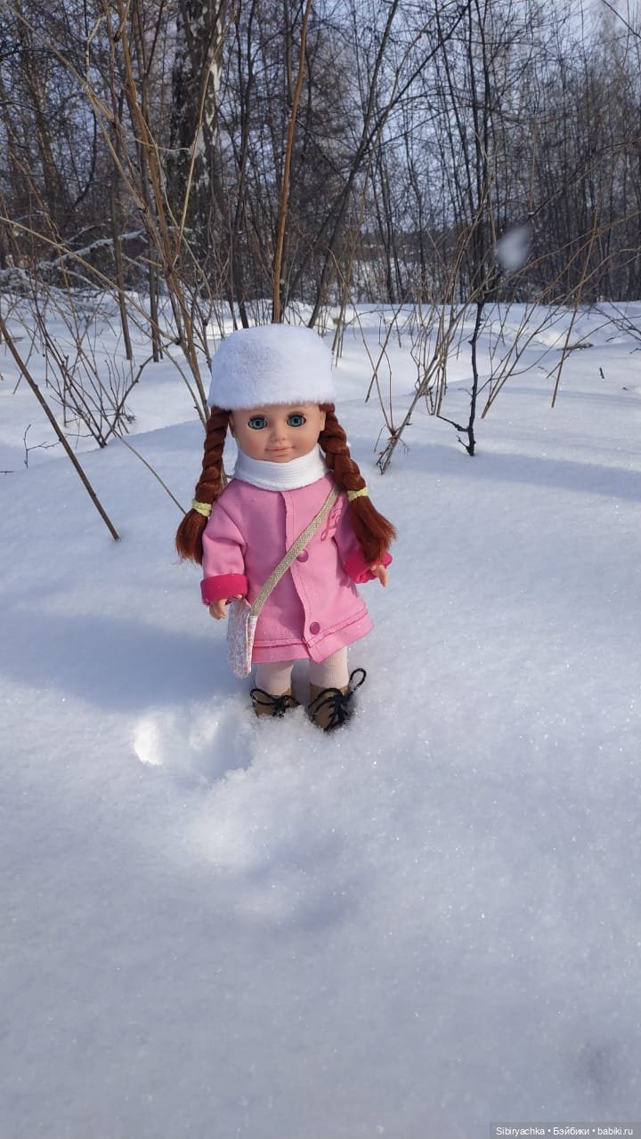 Аннушка отправилась в лес на поиски весны