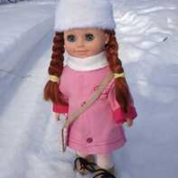 Аннушка отправилась в лес на поиски весны.