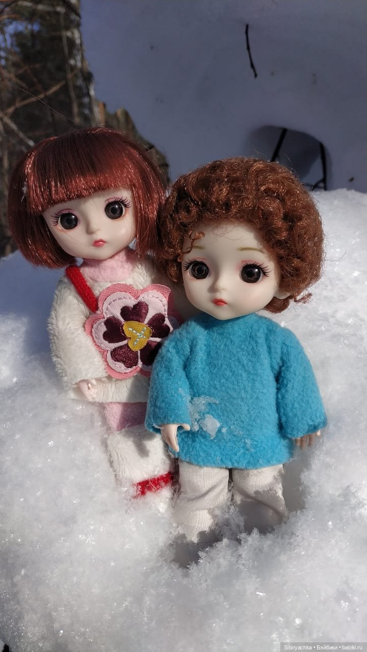 Малыши на прогулке в лесу (фото 7)