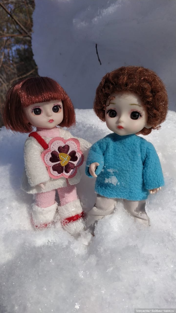 Малыши на прогулке в лесу (фото 9)