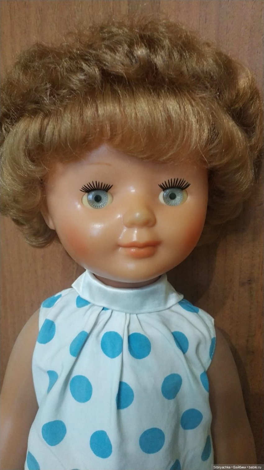 Синий, голубой и белый цвета в кукольной одежде