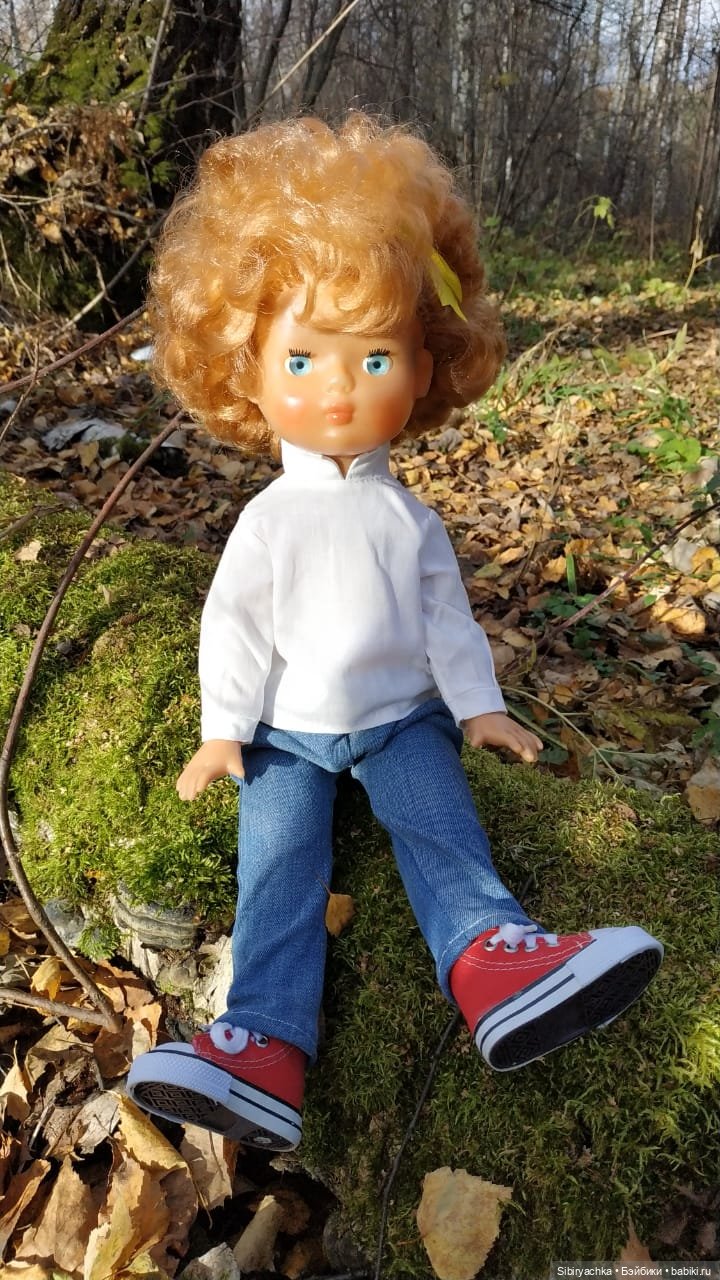 Синий, голубой и белый цвета в кукольной одежде