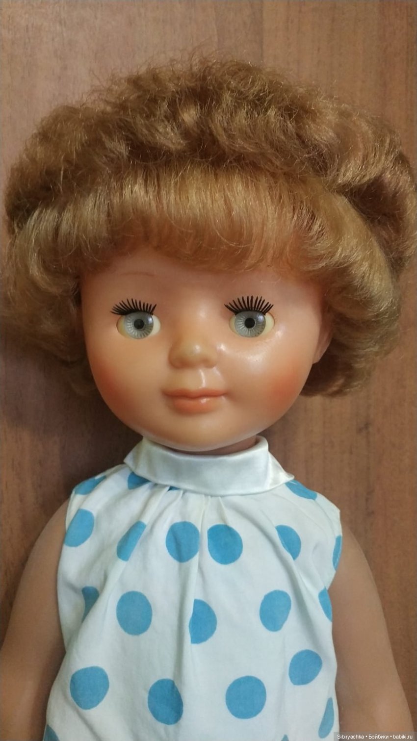 Синий, голубой и белый цвета в кукольной одежде