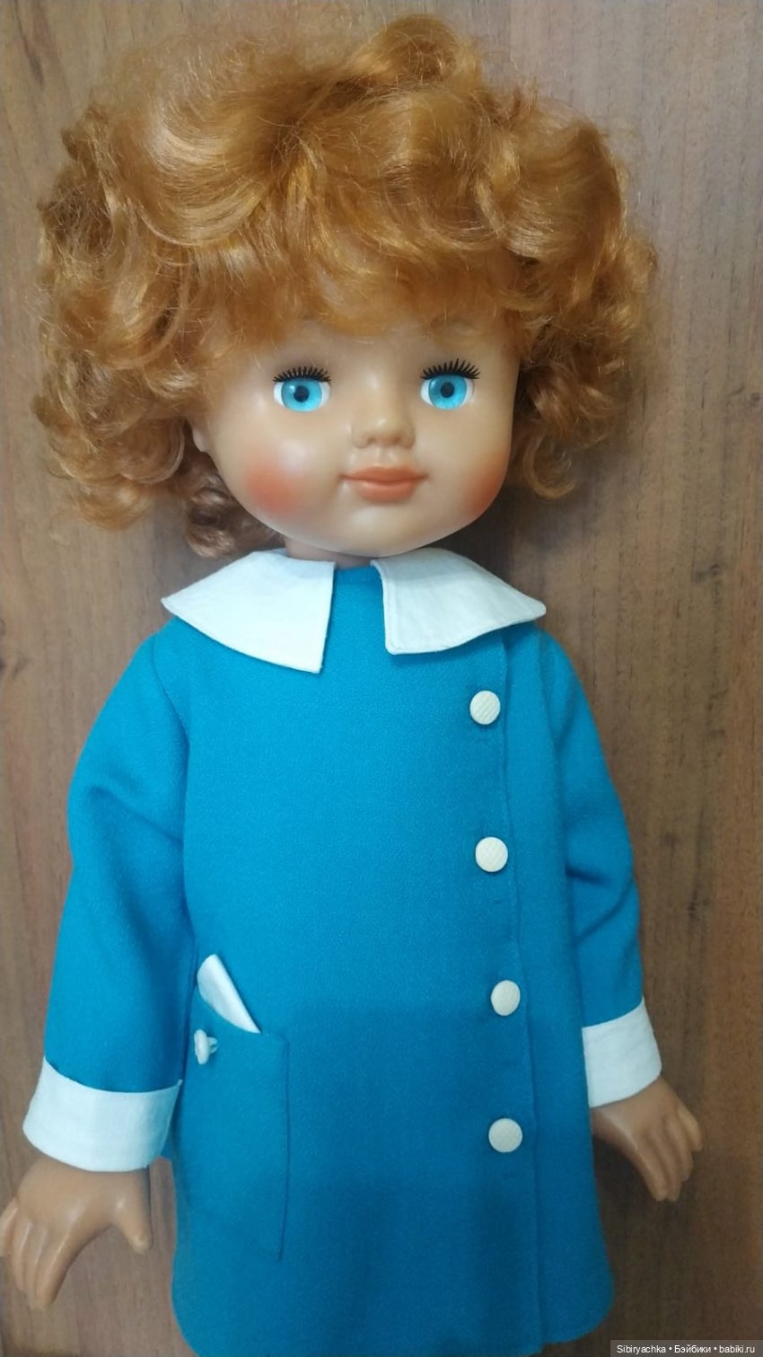 Синий, голубой и белый цвета в кукольной одежде