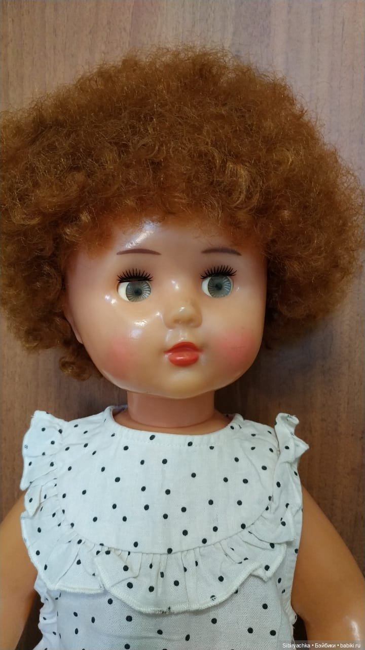 Синий, голубой и белый цвета в кукольной одежде