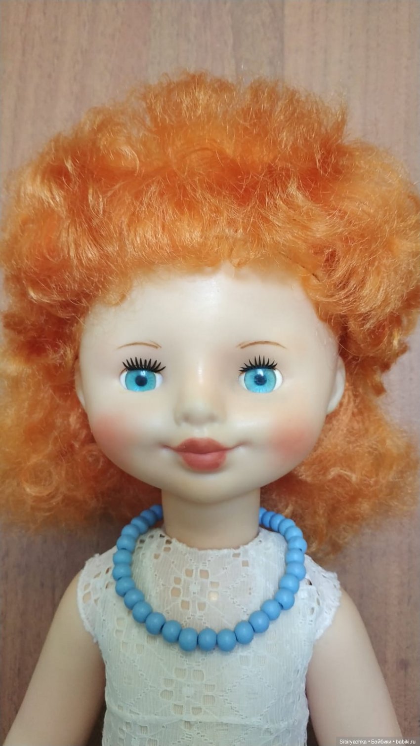 Синий, голубой и белый цвета в кукольной одежде