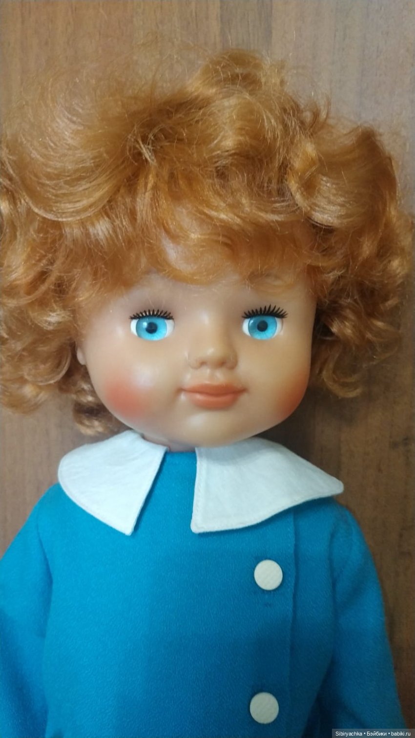 Синий, голубой и белый цвета в кукольной одежде