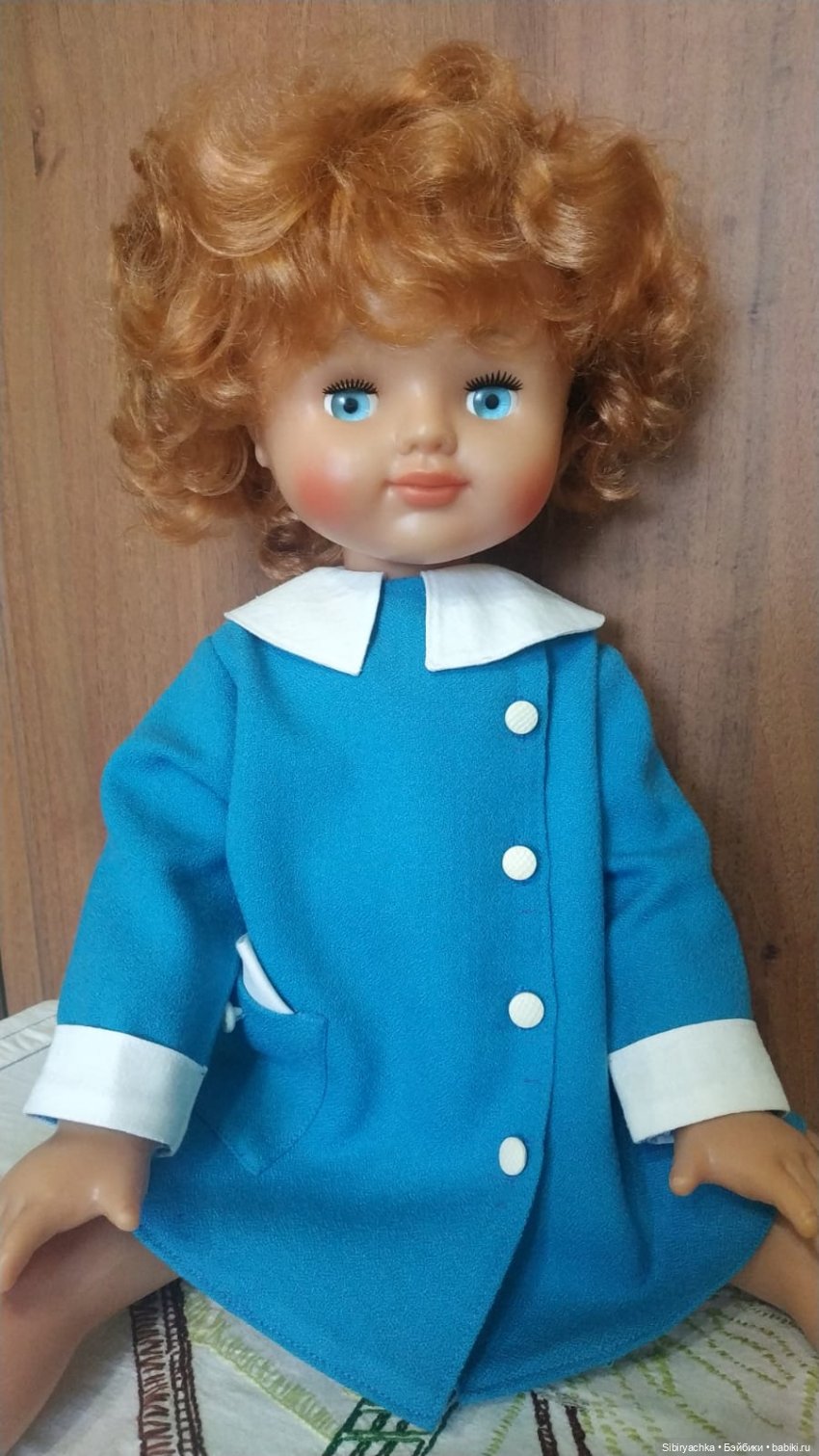Синий, голубой и белый цвета в кукольной одежде