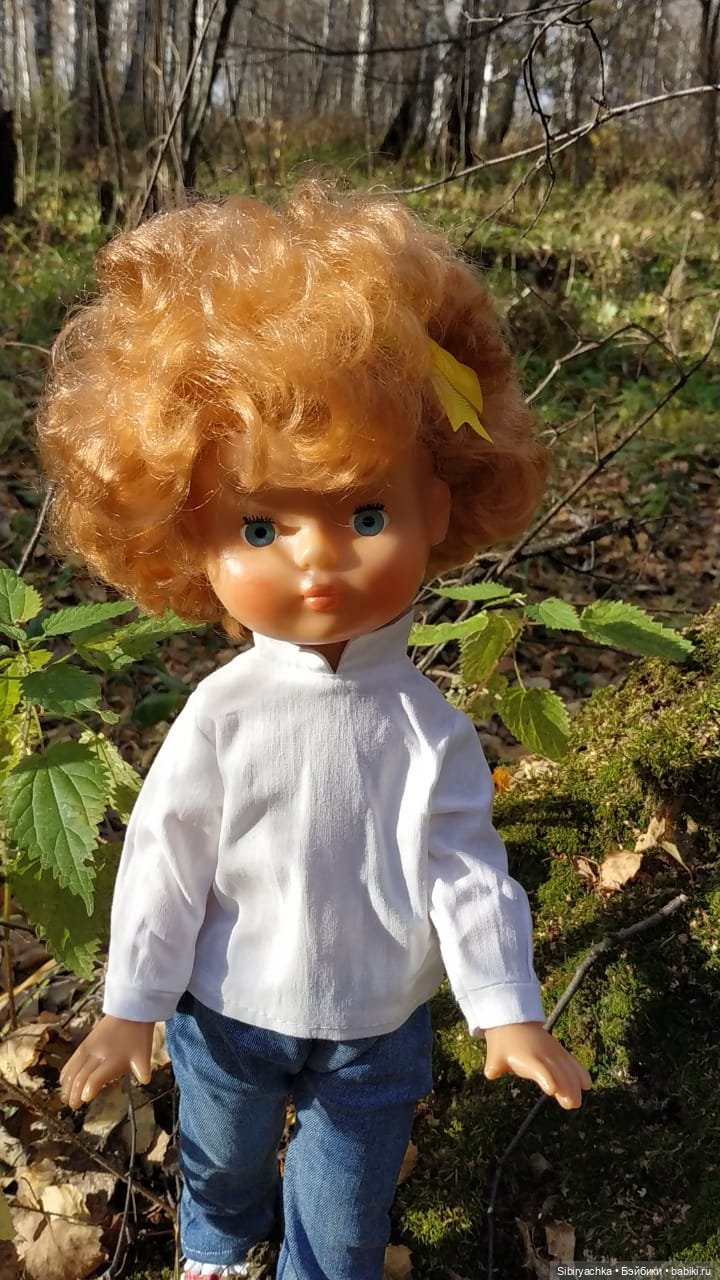 Синий, голубой и белый цвета в кукольной одежде