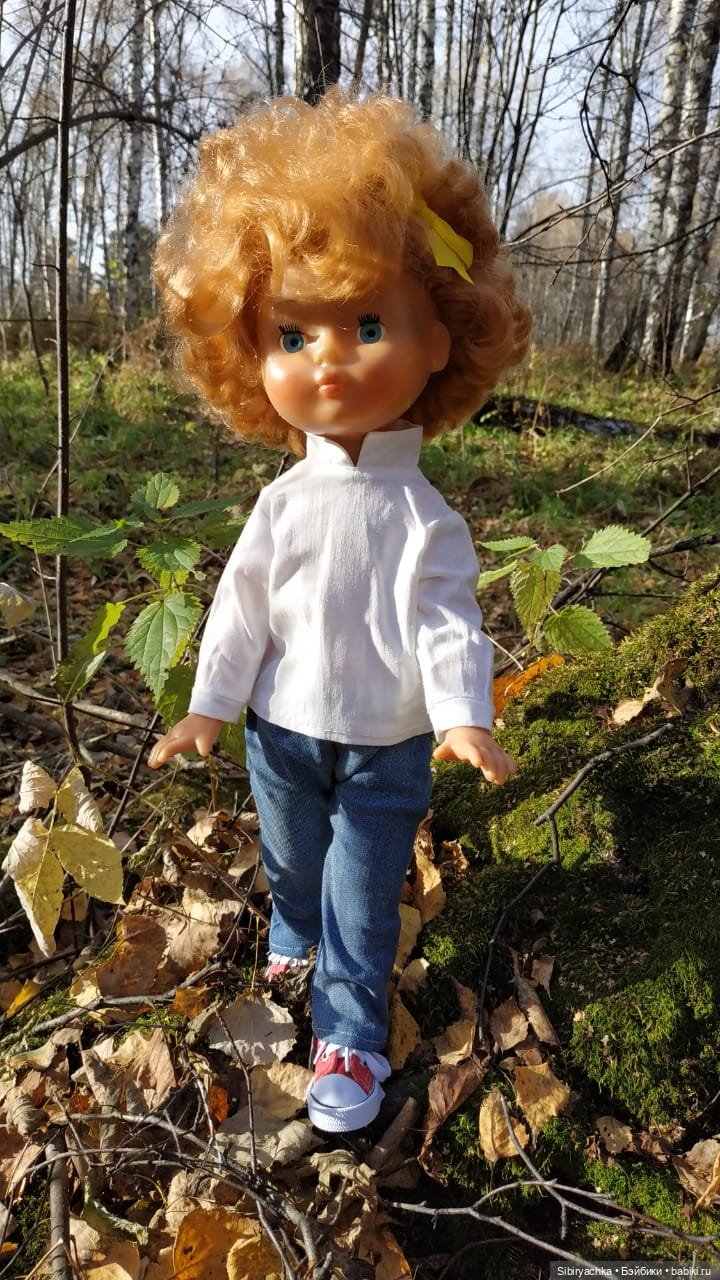 Синий, голубой и белый цвета в кукольной одежде