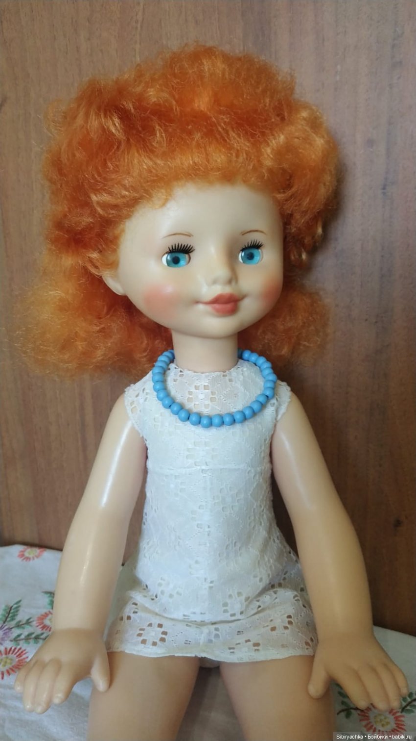 Синий, голубой и белый цвета в кукольной одежде