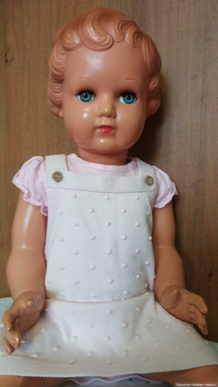 Варенька примеряет наряды к лету