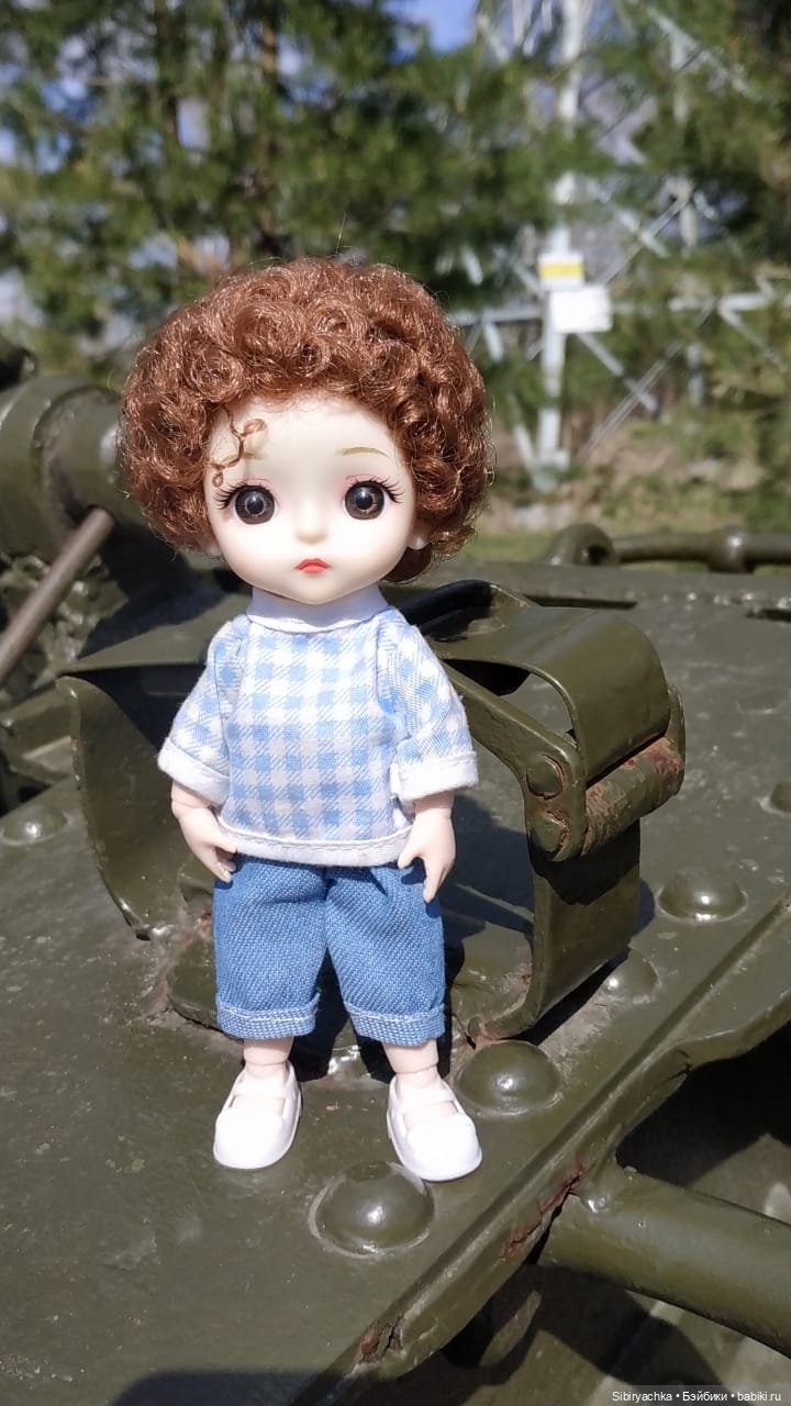 Василёк на выставке военной техники