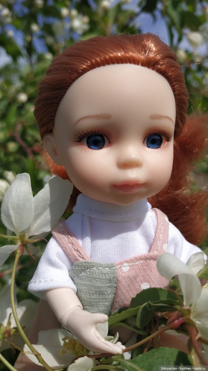 Майская прогулка Лизоньки и Полины