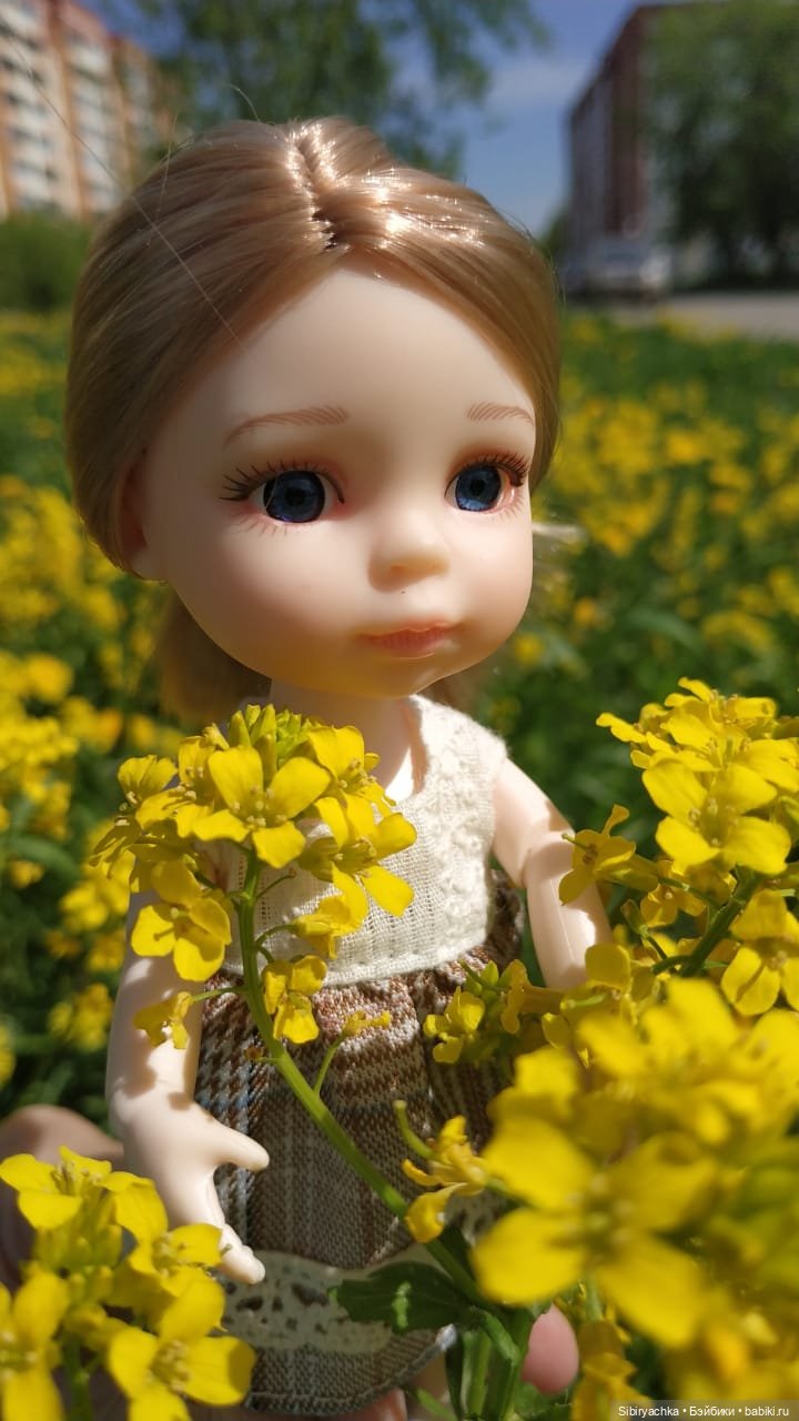 Майская прогулка Лизоньки и Полины